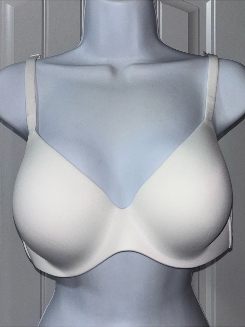 NWT Victoria's Secret Smooth Body by Victoria Bra - White